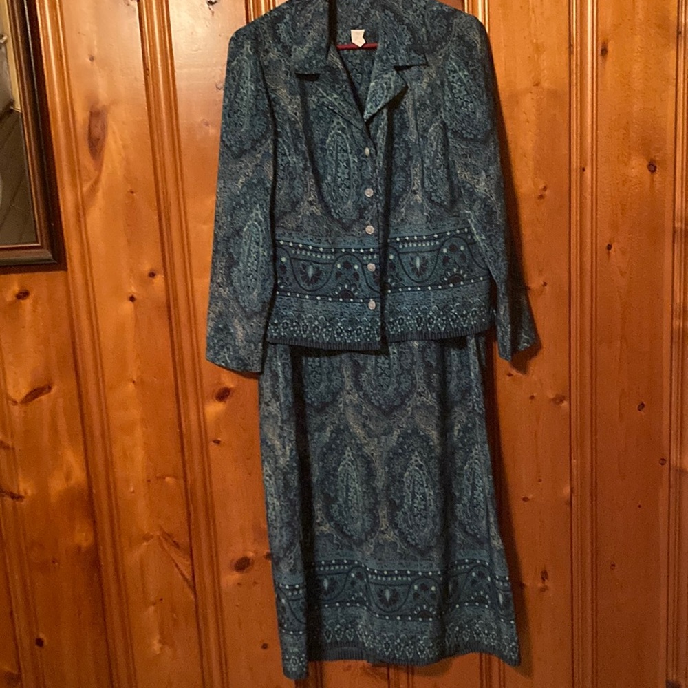 Size Meduim 2 piece Dress & Over Jacket Women’s Blair